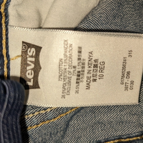 Levi's Boyfriend Cut Jeans - Picture 3 of 4